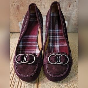 Mossimo Supply Co Shoes Womens 7.5 Burgundy Slip On Loafer Flats Moc Toe Suede